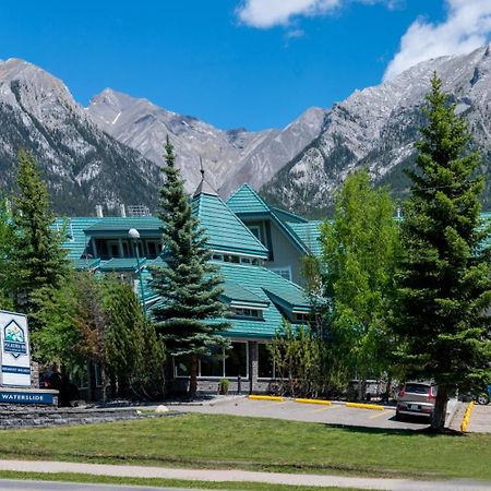 Pocaterra Inn & Waterslide Canmore Exterior foto